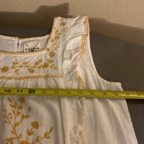 Embroidered blouse - Picture 3 of 4